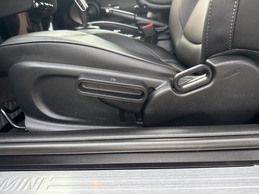 used 2023 MINI Hardtop car, priced at $24,990