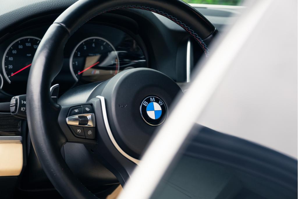 used 2015 BMW M5 car, priced at $59,900