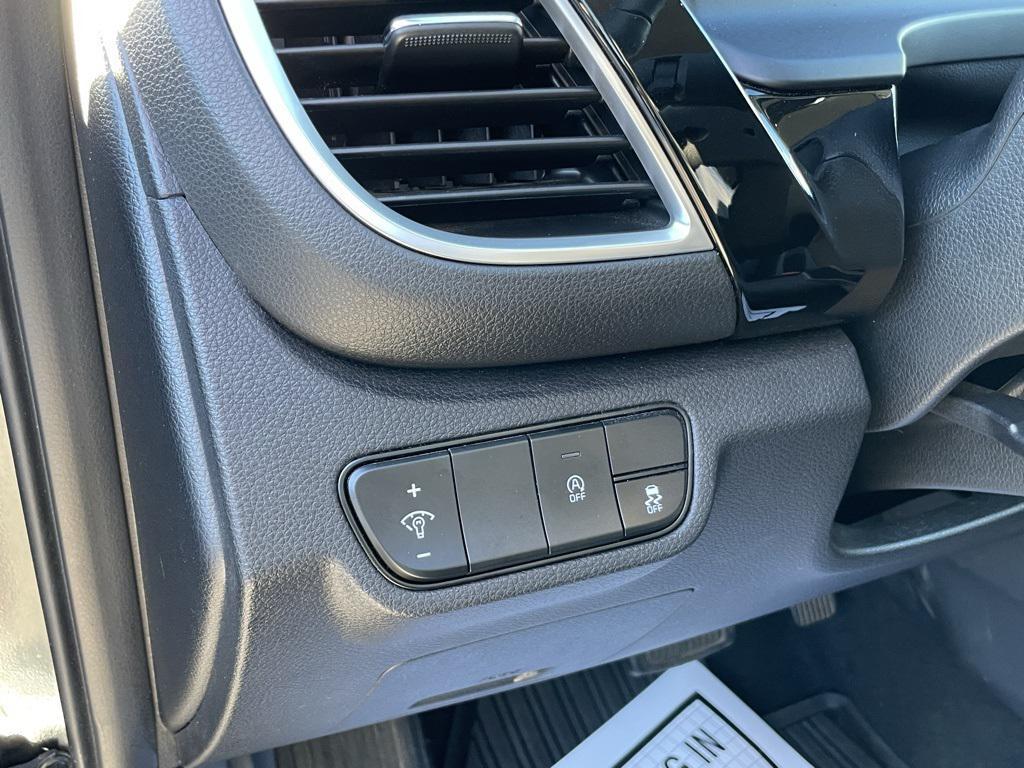 used 2024 Kia Seltos car, priced at $21,990
