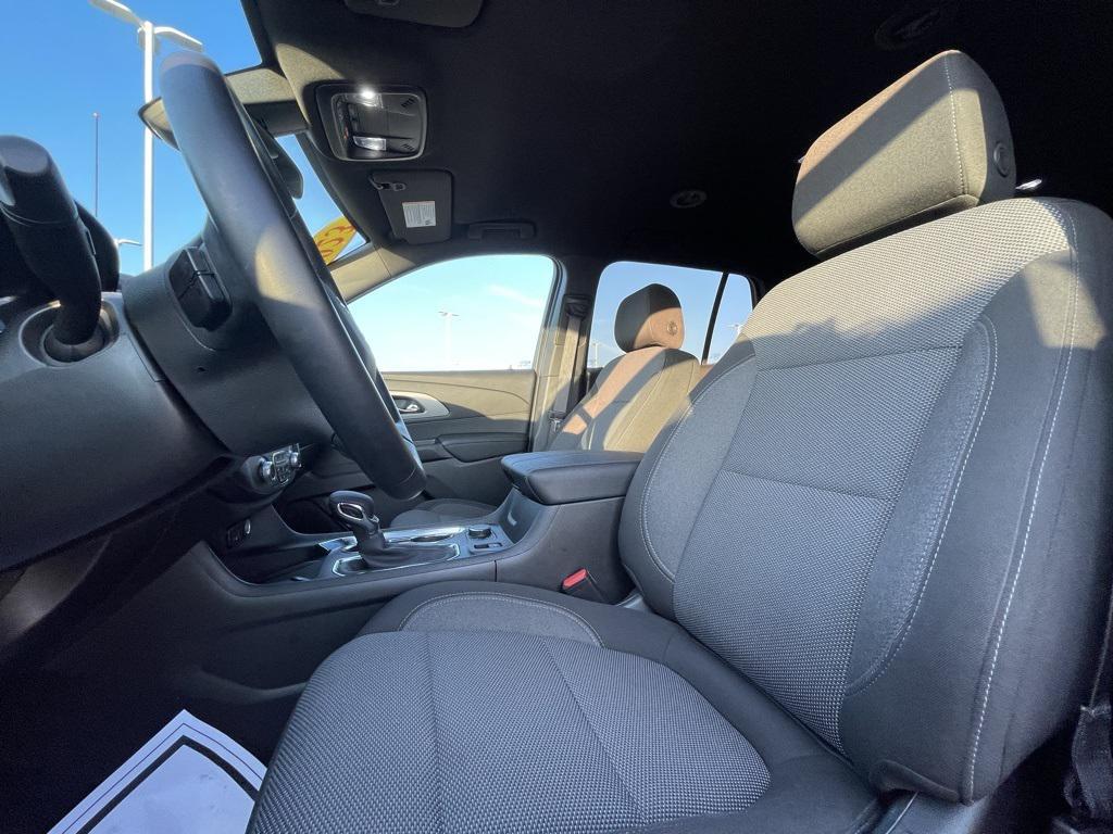 used 2023 Chevrolet Traverse car, priced at $23,990