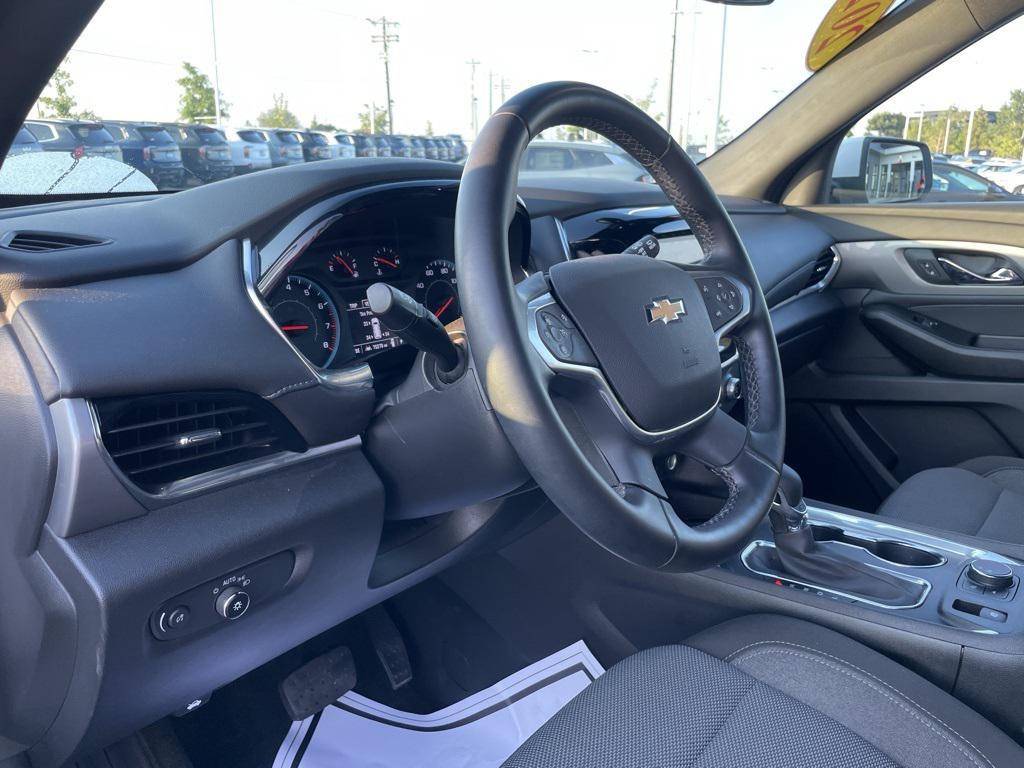 used 2023 Chevrolet Traverse car, priced at $23,990