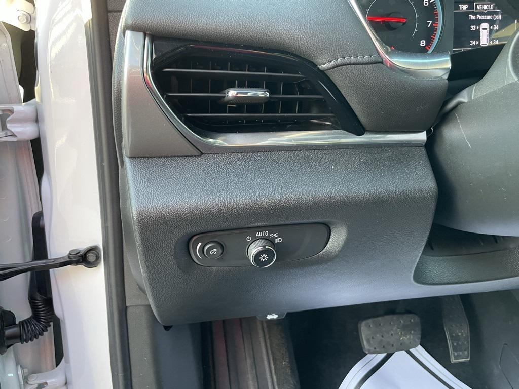 used 2023 Chevrolet Traverse car, priced at $23,990