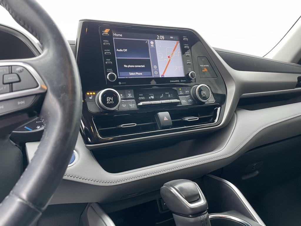 used 2020 Toyota Highlander Hybrid car, priced at $27,890