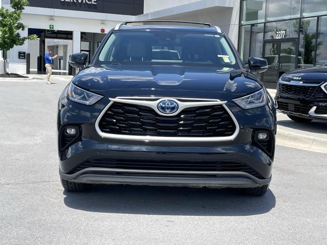 used 2023 Toyota Highlander Hybrid car, priced at $40,000