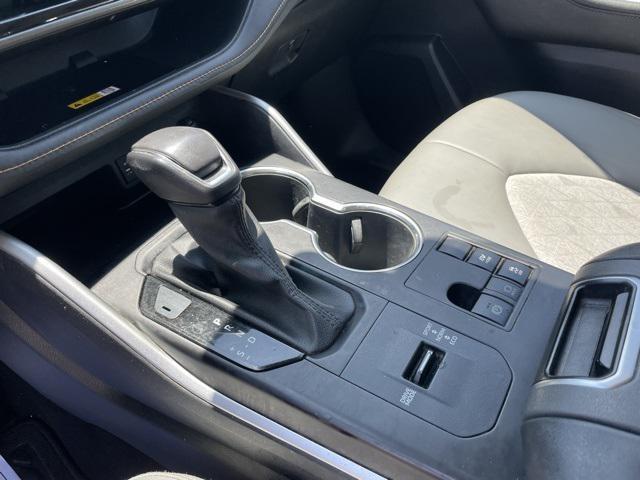 used 2023 Toyota Highlander Hybrid car, priced at $40,000