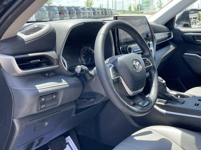 used 2023 Toyota Highlander Hybrid car, priced at $40,000