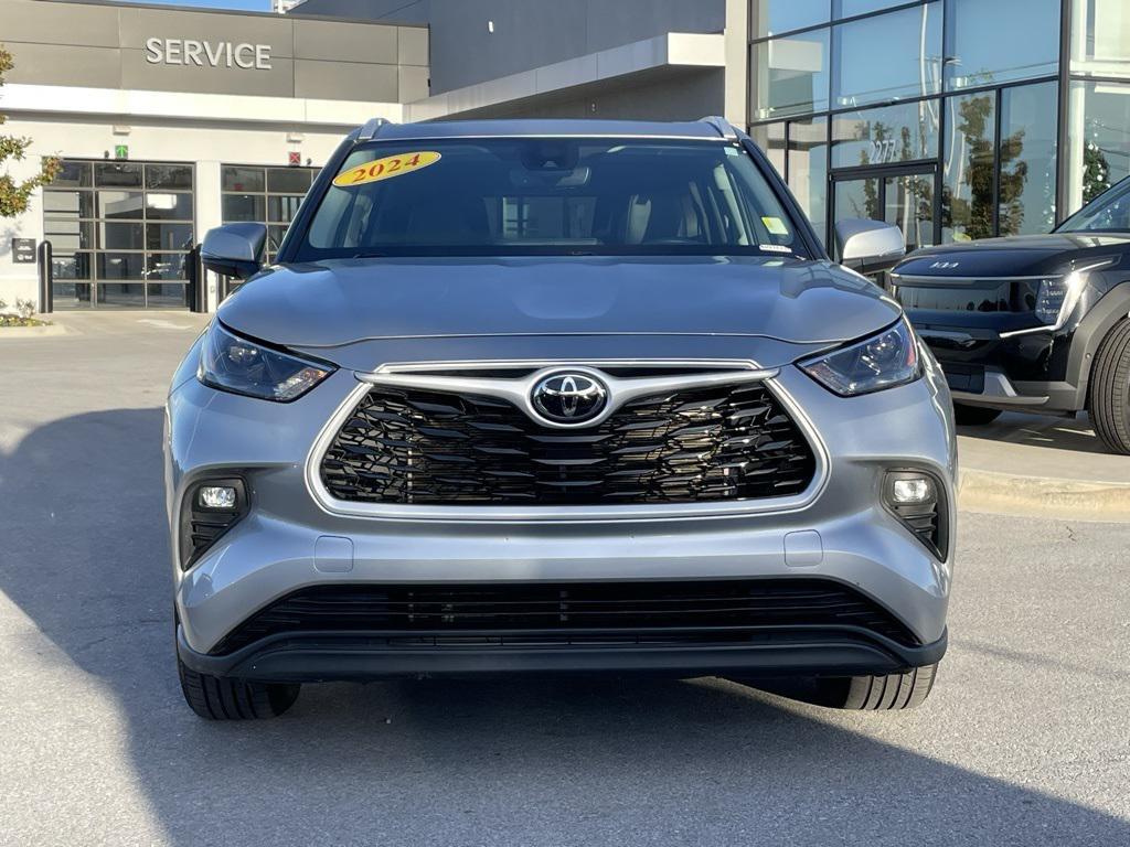 used 2024 Toyota Highlander car, priced at $37,590
