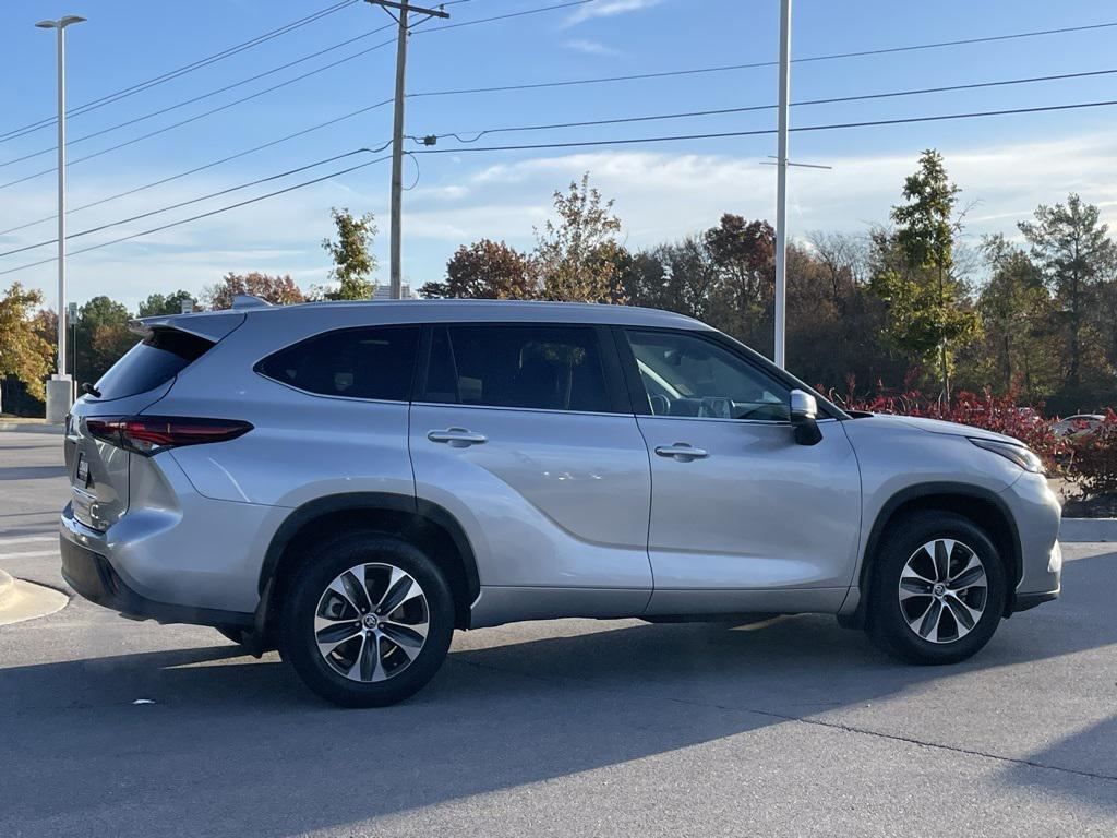 used 2024 Toyota Highlander car, priced at $37,590