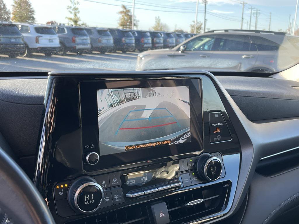 used 2024 Toyota Highlander car, priced at $37,590