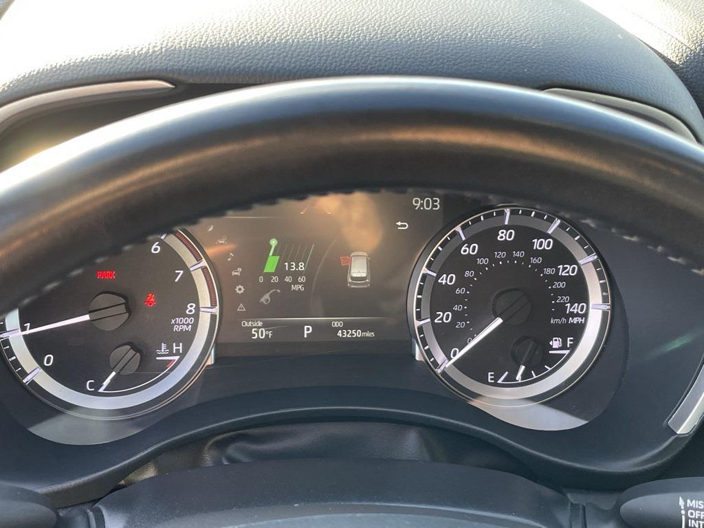 used 2024 Toyota Highlander car, priced at $37,590