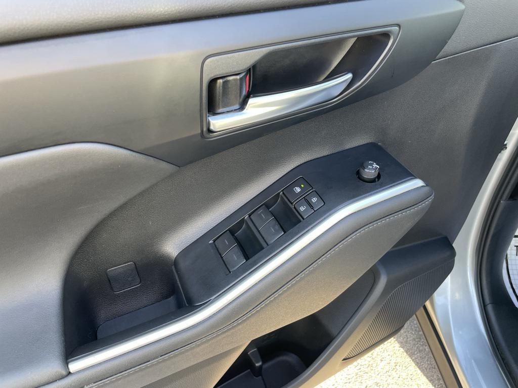 used 2024 Toyota Highlander car, priced at $37,590