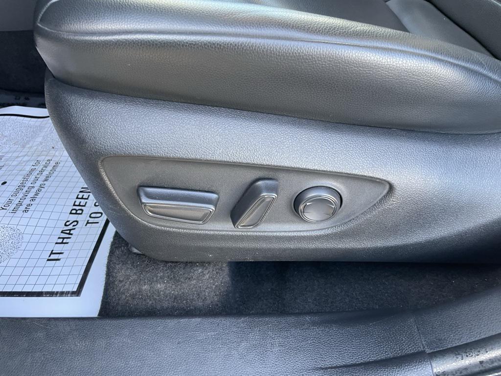 used 2024 Toyota Highlander car, priced at $37,590