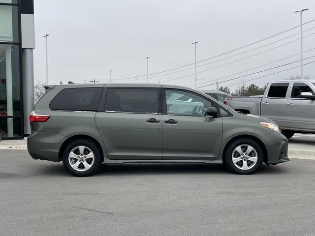 used 2020 Toyota Sienna car, priced at $33,233