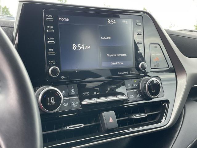 used 2022 Toyota Highlander Hybrid car, priced at $31,590