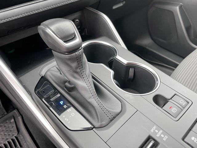 used 2022 Toyota Highlander Hybrid car, priced at $31,590