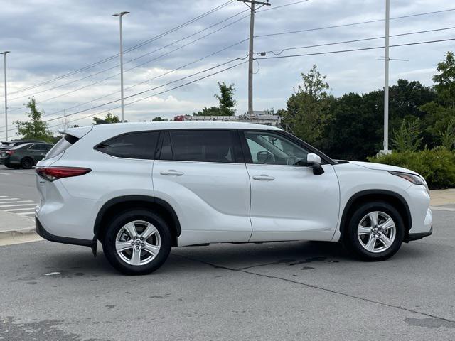 used 2022 Toyota Highlander Hybrid car, priced at $31,590