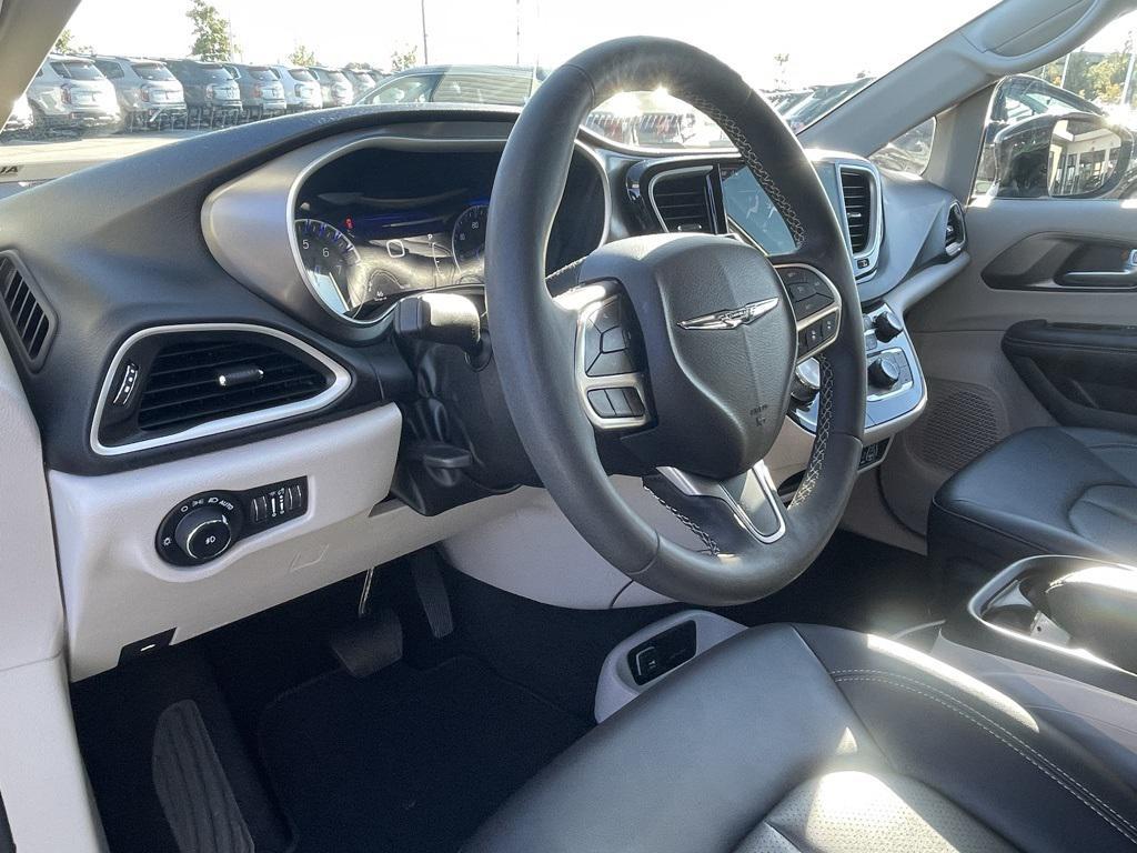 used 2024 Chrysler Pacifica car, priced at $31,990