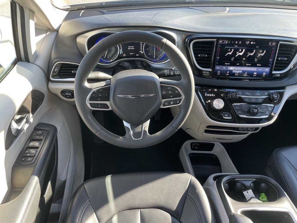 used 2024 Chrysler Pacifica car, priced at $31,990