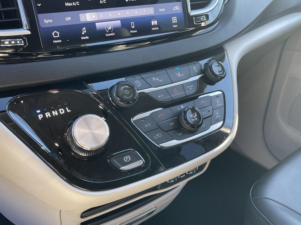 used 2024 Chrysler Pacifica car, priced at $31,990