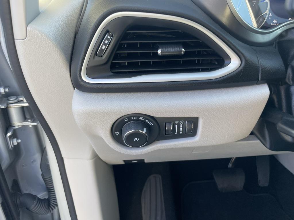 used 2024 Chrysler Pacifica car, priced at $31,990