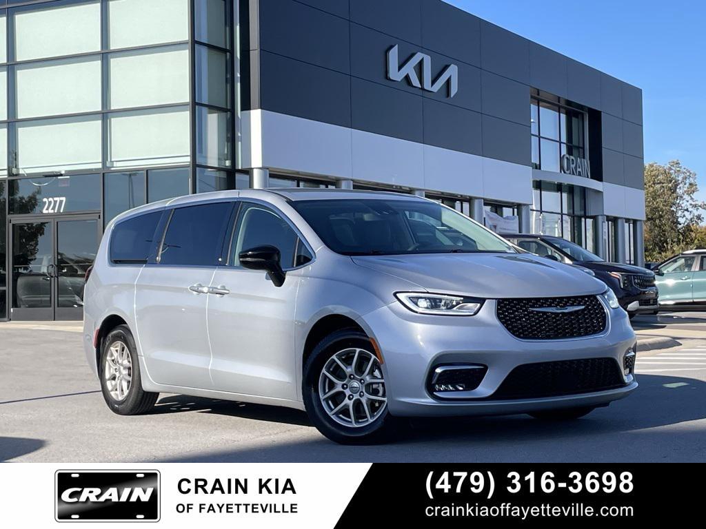 used 2024 Chrysler Pacifica car, priced at $31,990