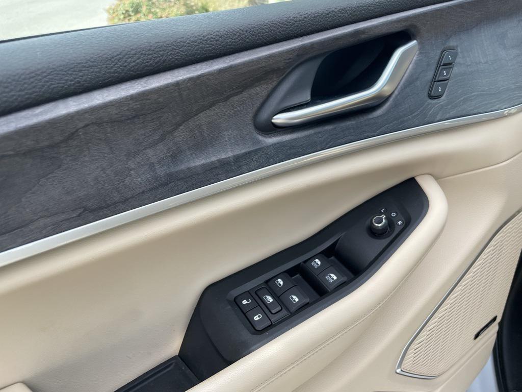 used 2022 Jeep Grand Cherokee 4xe car, priced at $25,990