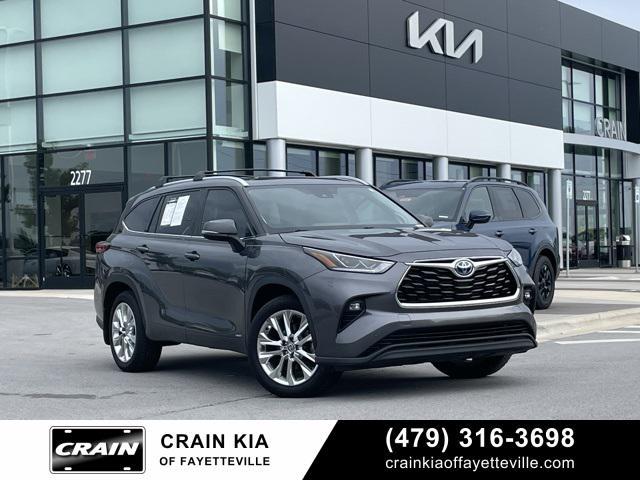 used 2023 Toyota Highlander Hybrid car, priced at $39,000