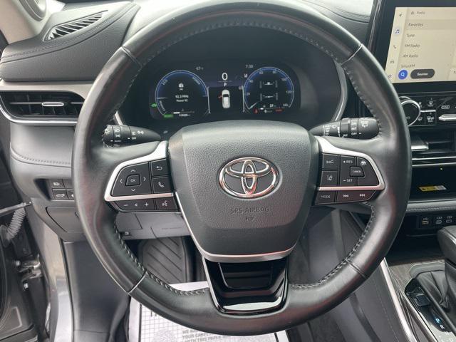 used 2023 Toyota Highlander Hybrid car, priced at $39,000