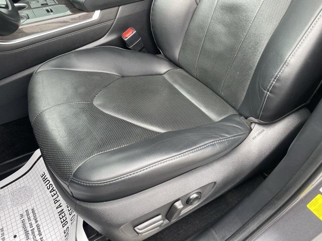 used 2023 Toyota Highlander Hybrid car, priced at $39,000
