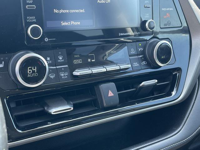used 2021 Toyota Highlander car, priced at $32,000