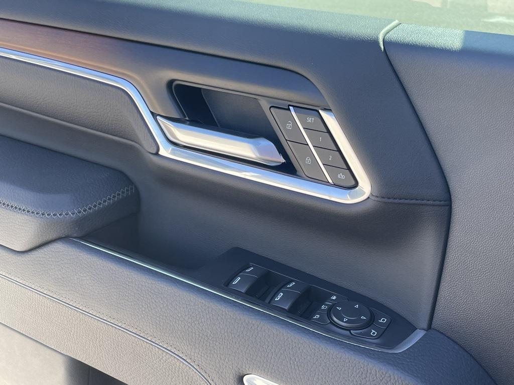 used 2025 GMC Sierra 2500 car, priced at $75,990