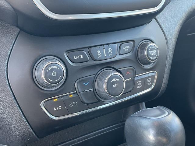 used 2019 Jeep Cherokee car, priced at $17,499