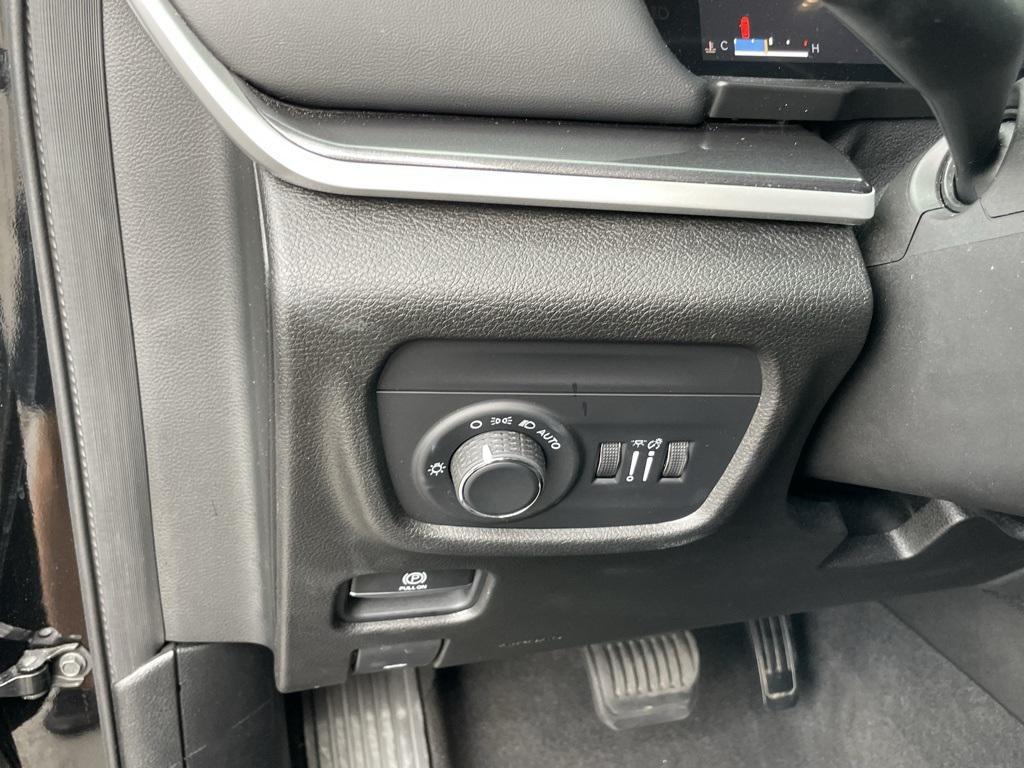 used 2021 Jeep Grand Cherokee L car, priced at $19,990