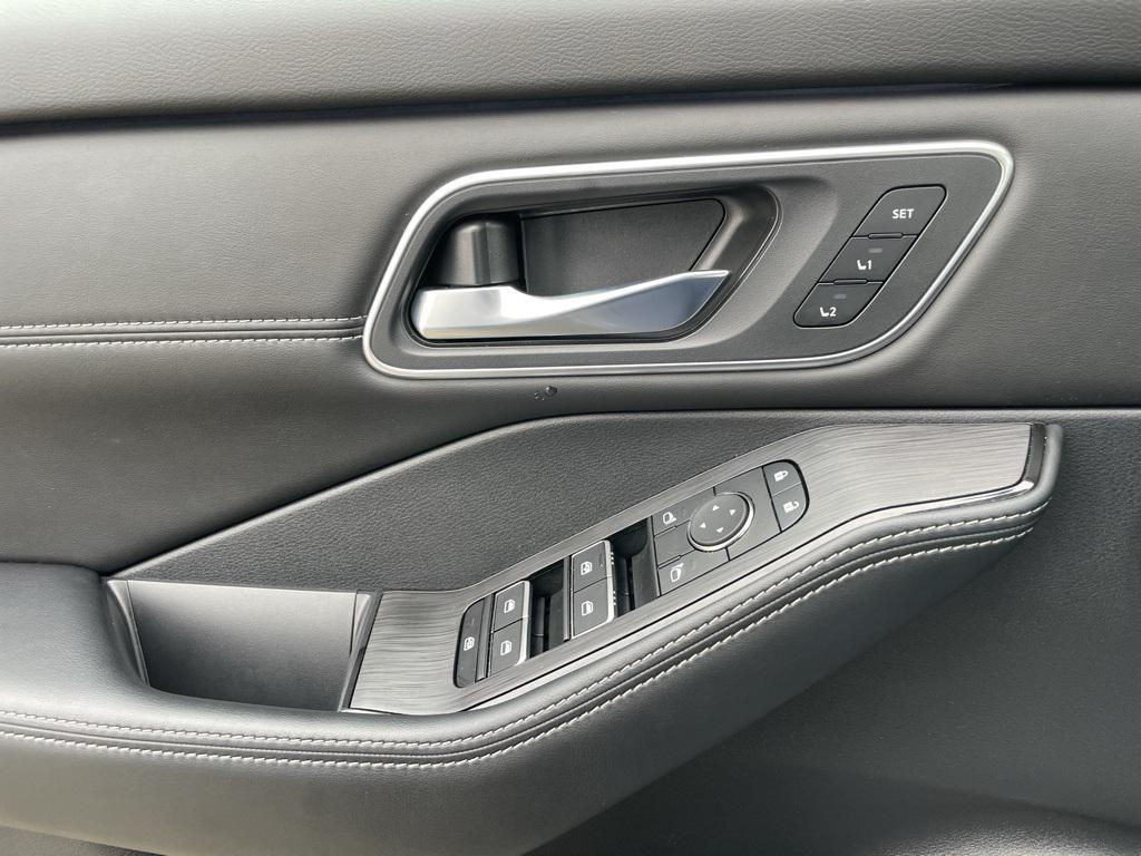 used 2024 Nissan Rogue car, priced at $33,490