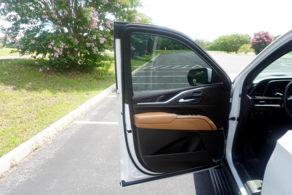 used 2021 Cadillac Escalade ESV car, priced at $69,995