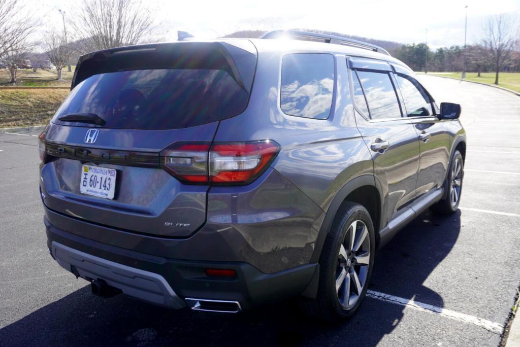 used 2025 Honda Pilot car, priced at $39,995