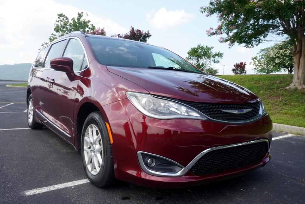 used 2020 Chrysler Pacifica car, priced at $14,995