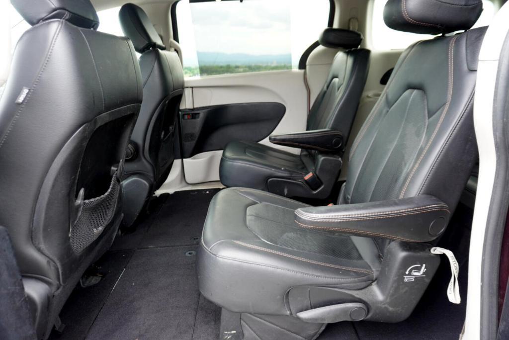 used 2020 Chrysler Pacifica car, priced at $14,995