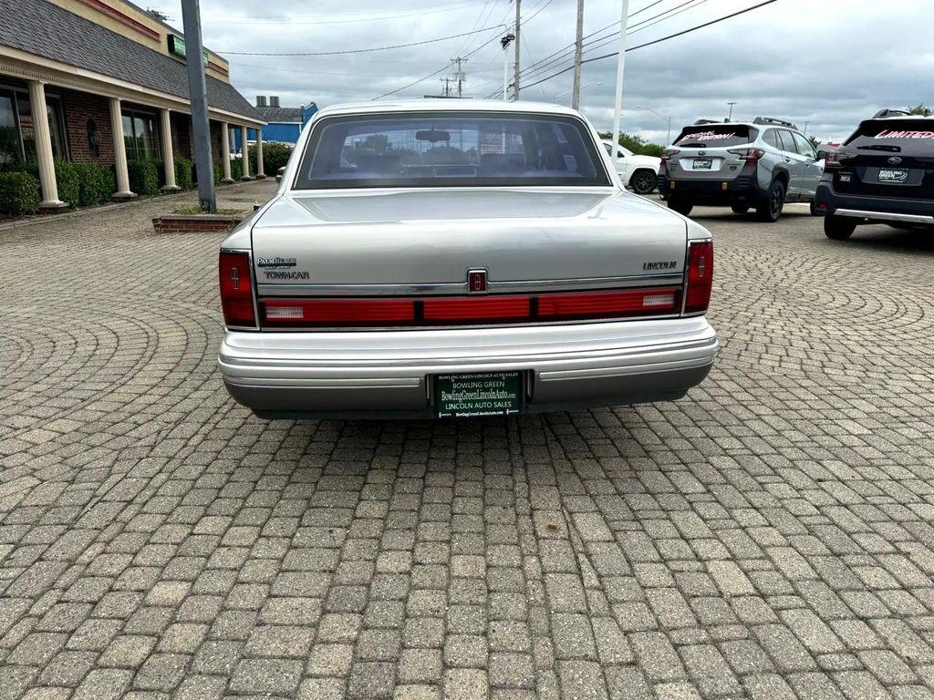 used 1992 Lincoln Town Car car