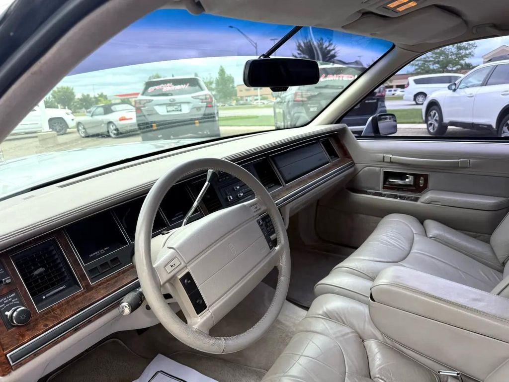 used 1992 Lincoln Town Car car