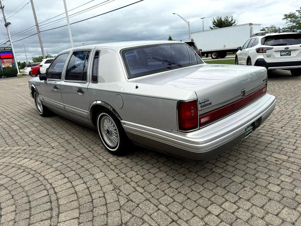 used 1992 Lincoln Town Car car