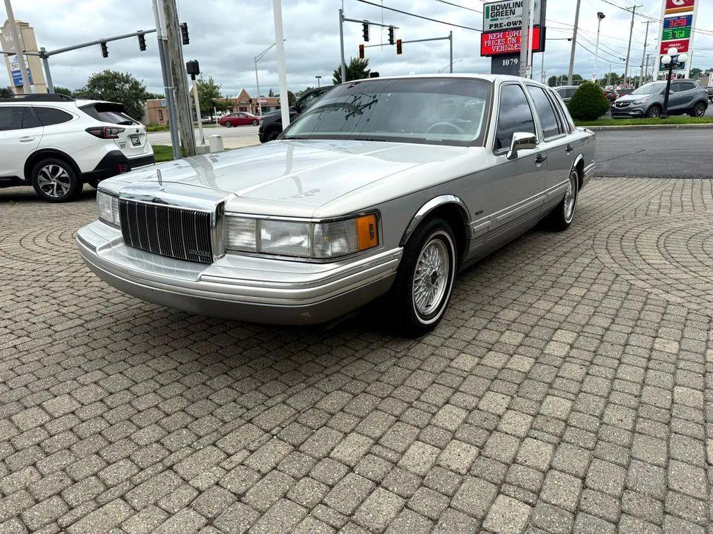 used 1992 Lincoln Town Car car