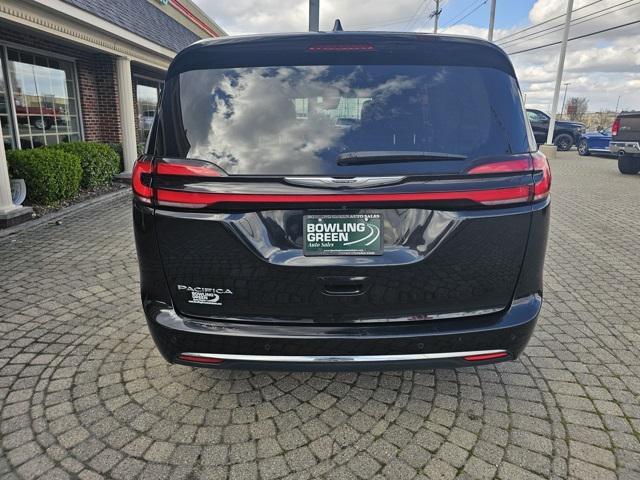 used 2023 Chrysler Pacifica car