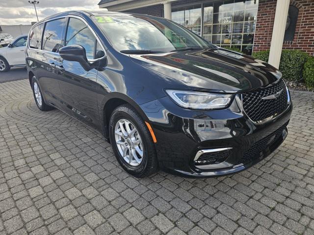 used 2023 Chrysler Pacifica car