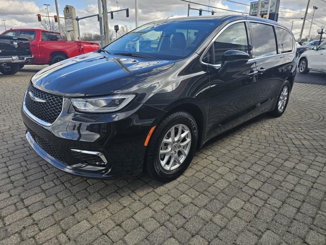 used 2023 Chrysler Pacifica car
