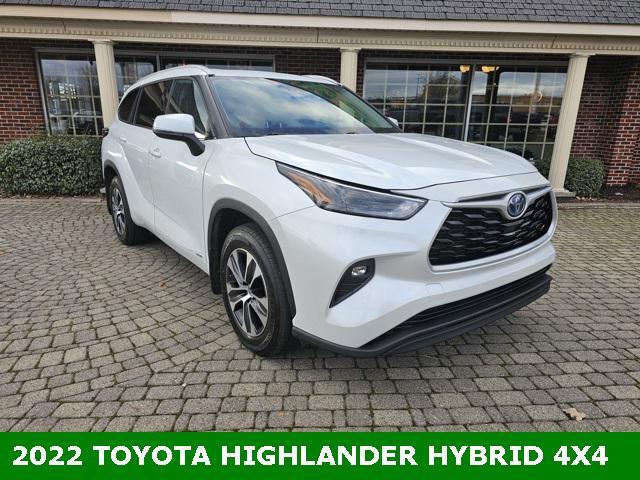 used 2022 Toyota Highlander Hybrid car, priced at $33,641