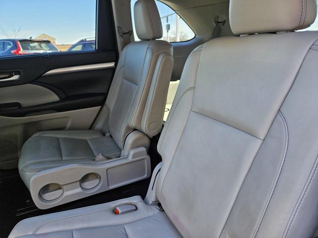 used 2018 Toyota Highlander car, priced at $23,987