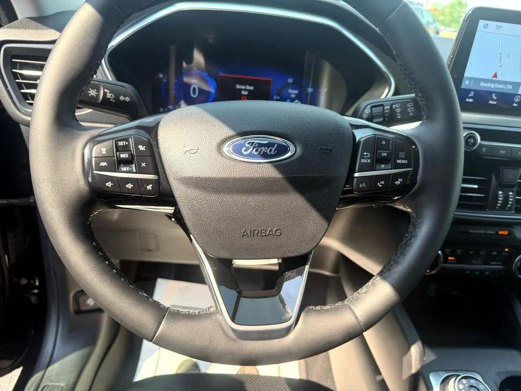 used 2022 Ford Escape car, priced at $27,989