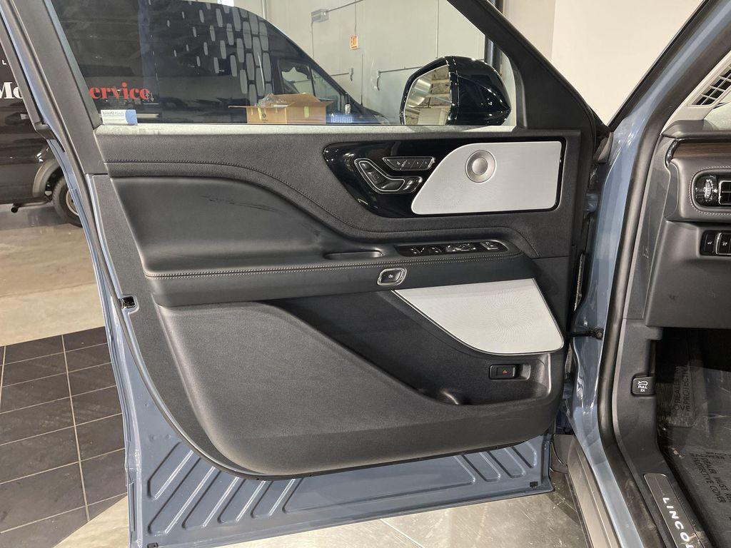 new 2025 Lincoln Aviator car, priced at $72,964