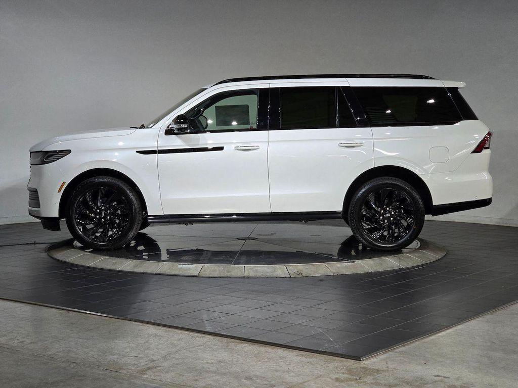 new 2025 Lincoln Navigator car, priced at $103,180